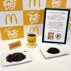 【マクドナルド】プレミアムローストコーヒーを約3年ぶりにリニューアル、Sサイズは20円値上げ/発表会には岡田准一氏・たくろうの2人が登壇