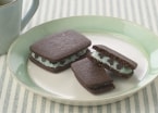 【銀座コージーコーナー】チョコミントスイーツ2品を発売!ミントの清涼感×ほんのりビターなチョコの味わい