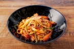 スパゲッティ3種がいずれも「550円」で販売 「壁の穴」が大感謝祭を開催