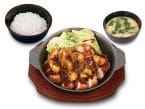 松のや、人気スタミナメニュー「にんにく醤油の“揚げる”厚切り豚テキ･鶏テキ」復活