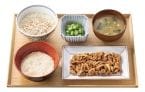 吉野家、夏の定番「麦とろ牛皿御膳」発売　麦飯おかわり無料、とろろは“ゴロシャキ食感”に進化
