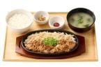 【やよい軒】「牛カルビと牛ホルモン焼の定食」発売、お肉2倍メニューも展開