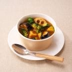【テーブルマーク】スパイス香る冷凍「スープカレー」発売　食欲が落ちやすい夏向け、野菜5種や雑穀ごはんを使用