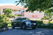 Jeepコマンダーで行く！愛犬と過ごすラグジュアリーリゾート『小谷流の里 ドギーズアイランド』