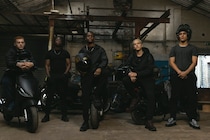 ロンドンのスクーターギャングの“現実” 衝動とビートが交錯するスタイリッシュ・クライムアクション　映画『ガスト・アップ』