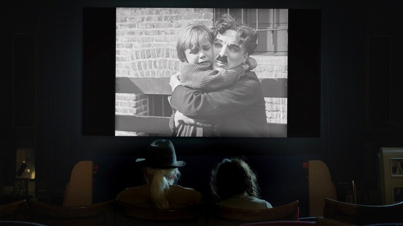 ジョニー・デップ、エミール・クストリッツァらが語る 喜劇王チャップリンの魅力と知られざる逸話　映画『チャップリン』