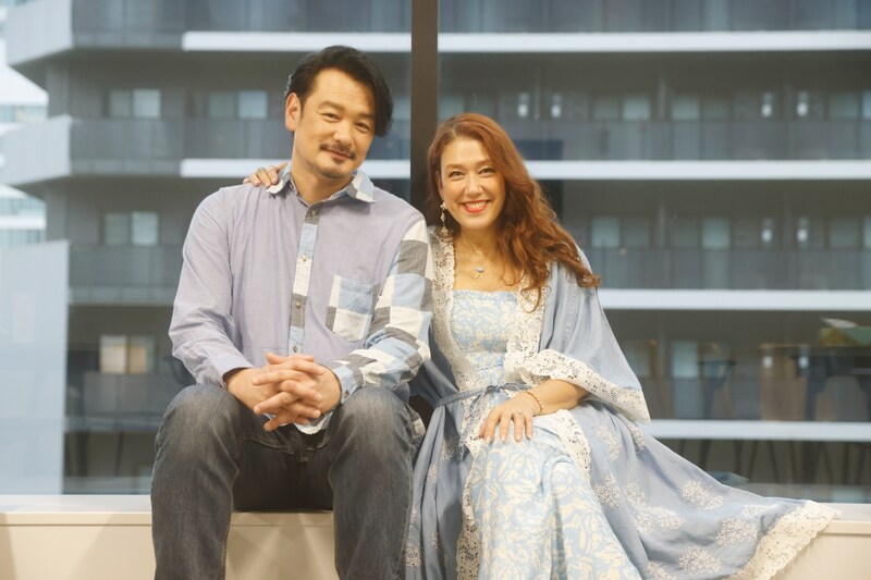 俳優・小田井涼平&映画コメンテーターLiLiCoが語る “崖っぷち”の先に見えるふたりのかたち。『ローズ家〜崖っぷちの夫婦〜』のリアリティ