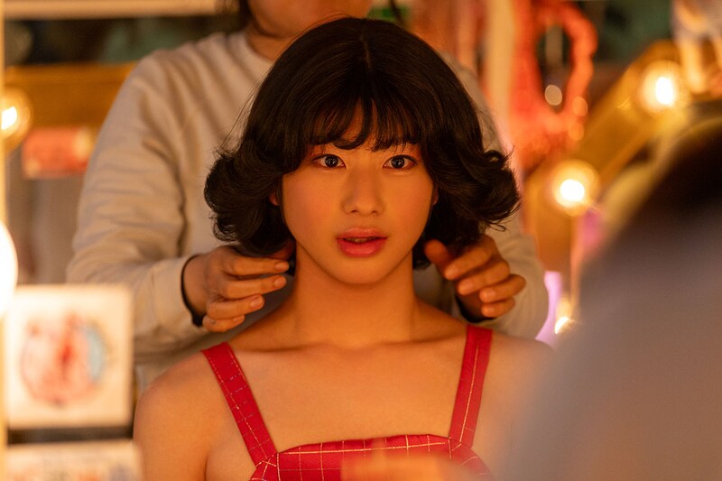 This is 望月春希! ニュースター誕生の瞬間 Netflix映画『This is I』 はるな愛と新喜劇でダブル“エアあやや”