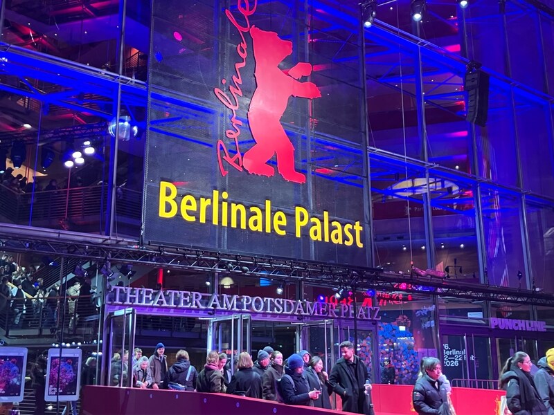 次の“宮崎駿”を狙い続ける海外の主要映画祭の中で、ベルリン国際映画祭という社交界デビューを果たした『花緑青が明ける日に』