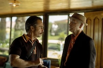 ジョン・マルコビッチとサム・ロックウェルがイースター島で暗躍!?　マーティン・マクドナー監督最新作　映画『ワイルド・ホース・ナイン』