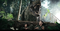 〈最強米軍 vs 恐竜大群〉全面対決!　空前のサバイバルアクション超大作　映画『プリミティヴ・ウォー 恐竜戦争』