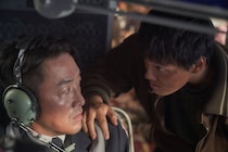 ハ・ジョンウ主演　〈衝撃の実話〉をもとにした航空サスペンス　映画『1971、ハイジャック事件』 予告映像公開