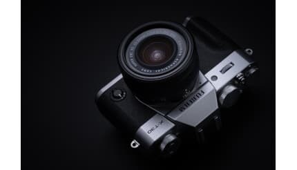 サイズも重さも変わらず 約2倍の高速処理を実現 富士フイルムのミラーレス一眼「X-T30 III」