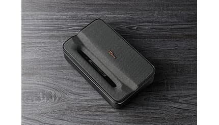 たった25cmの距離で100インチ投影できる！超短焦点型ポータブルプロジェクター「Photon Go」