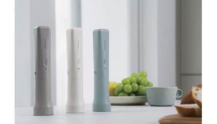 「掃除機を出すほどでもない」時に便利！ 約170gのハンディクリーナー