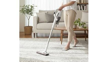 ヤマダオリジナルの「コードレススティッククリーナー」は1万9580円