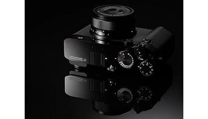 FUJIFILMのデジカメ「GFX100RF」が「fragment design」とコラボ 数量限定で抽選販売