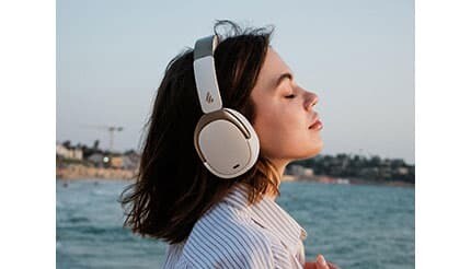 アンダー2万円のノイキャン付きワイヤレスヘッドホン バッテリー容量が増えた Edifier「WH950NB Gen 2」