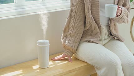 デスクにぴったりの加湿器！ 倒れにくい「Korobaan ポータブルスリム」がドウシシャから