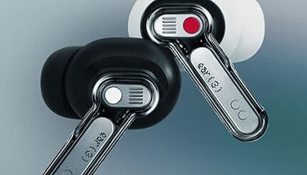 雑音最大95dBカットで通話がクリアに スケルトン仕様で高性能なイヤホン Nothing「Ear(3)」