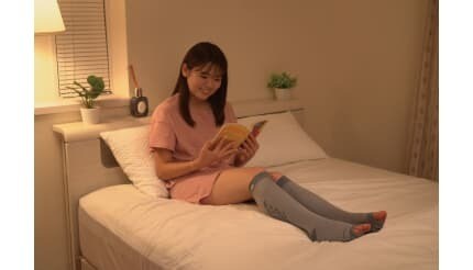 “つかまれる感覚”を再現、着圧ソックス「ベビーゴリラのひとつかみ」発売