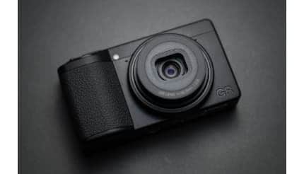 モノクロ表現を最大限楽しめる リコーのモノクロ特化コンデジ「GR IV Monochrome」