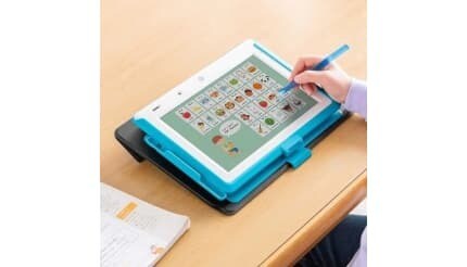 猫背を防いで学習効率アップ！ サンワサプライが超薄型「卓上傾斜学習ボード」を発売