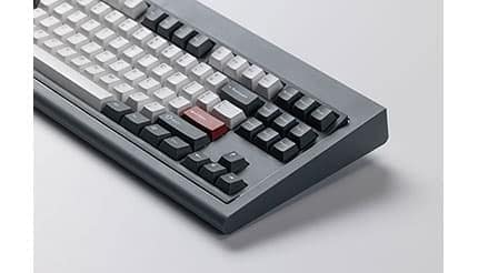 タイプライターみたいな打鍵音とレトロなビジュアル IBM「Model M」から着想得たカーブデザインのキーボード「Smurve80」