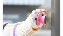 壁にもスマホにもピタッ！ エレコムのマグネット式スマホスタンド「モバピタselfie」で自撮りや動画撮影が快適に