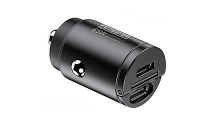 そのままのサイズでパワーは爆上がり！ 24V車で最大65W出力の超小型カーチャージャー