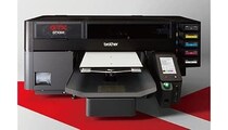 Tシャツ印刷が秒速、ガーメントプリンター「GTX300NC」でオリジナルグッズ制作が加速