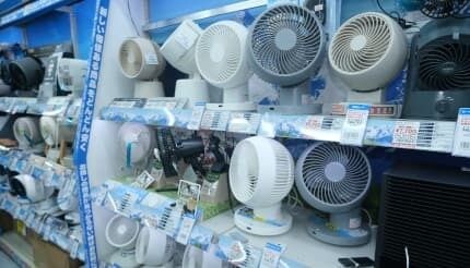 大手も参入 湿気も飛ばせるサーキュレーターが今アツい──扇風機との違いや注目商品を家電アドバイザーが解説