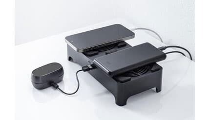 スマホを置いたら自動で冷却 イヤホンも充電できる冷却クーラー サンワサプライから登場