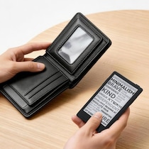 スマホの裏にピタッとつけて本が読める ポケットサイズの電子書籍リーダー