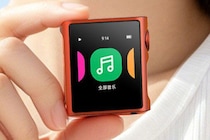 iPod nanoの再来！？ 多機能をポケットサイズに収めたオーディオプレーヤー