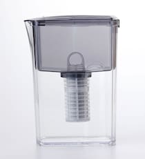 約4分でおいしい水に！ 水道水を注ぐだけの国産ポット型浄水器「Miz-U」