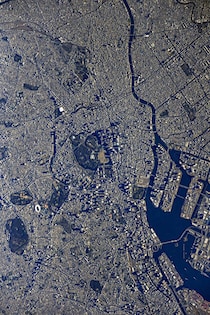 ISSから1200mm超望遠レンズで撮影された東京の詳細写真