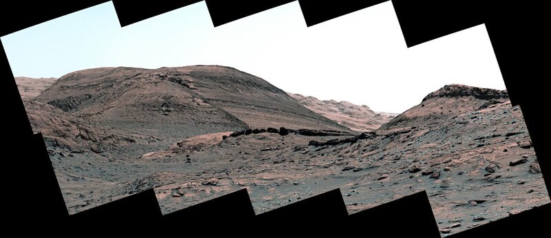 火星探査車キュリオシティがとらえた硫酸塩分布地域とかつての川床の岩