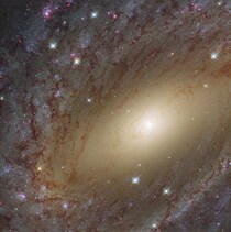 活気に満ちた渦巻銀河NGC 6744　ハッブル望遠鏡が撮影