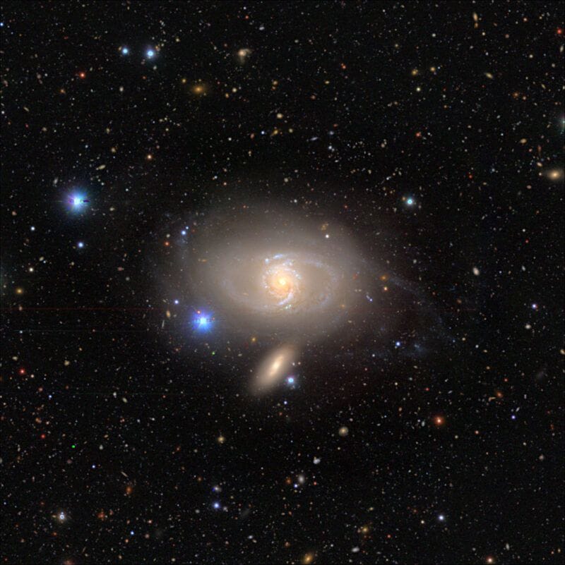 おとめ座の渦巻銀河NGC 4045 すばる望遠鏡が撮影