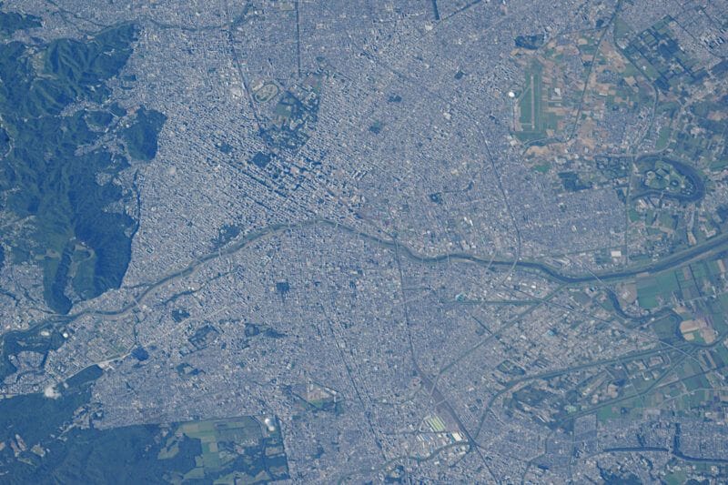 ISS(国際宇宙ステーション)から超望遠レンズで撮影された札幌付近
