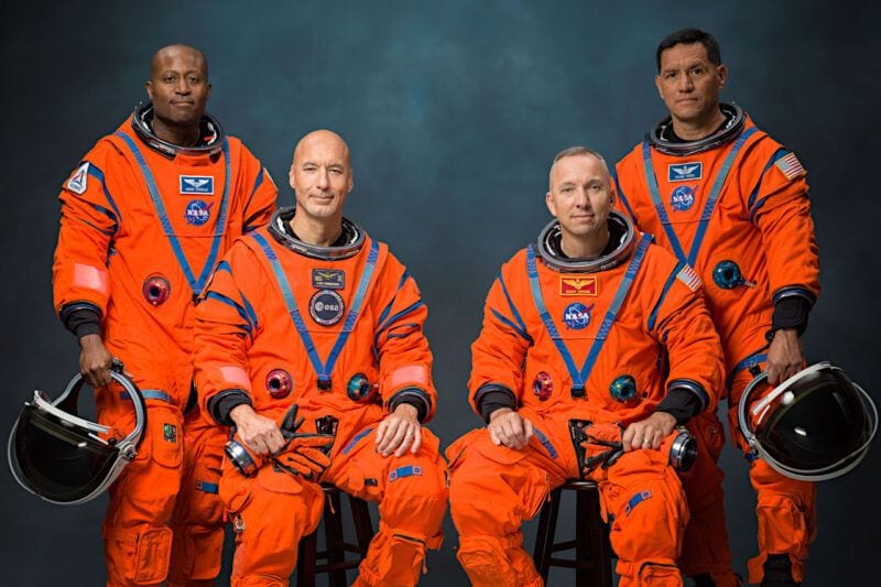 アルテミス3ミッションに任命された4人の宇宙飛行士。左からアンドレ・ダグラス飛行士、ルカ・パルミターノ飛行士、ランディ・ブレスニク飛行士、フランク・ルビオ飛行士。Image Credit: NASA/Bill Stafford