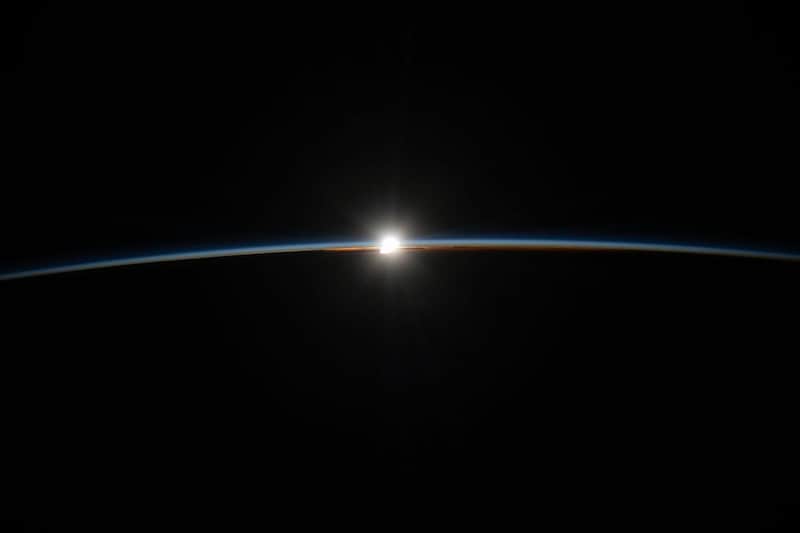 ISS（国際宇宙ステーション）からみた日没