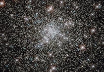くじゃく座の球状星団NGC 6752　ハッブル宇宙望遠鏡が撮影