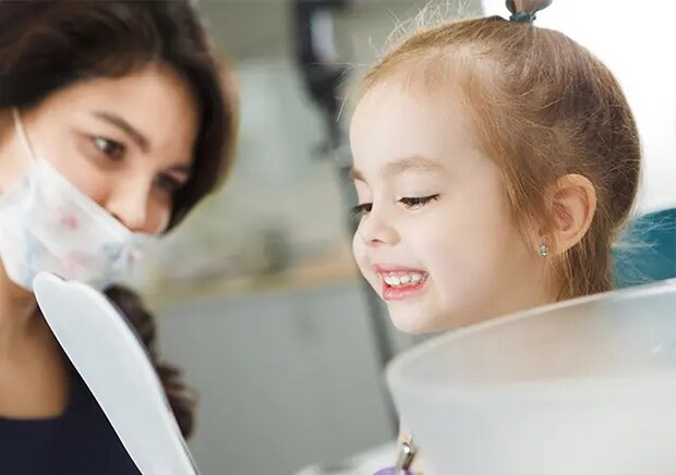 子どもの歯が黄色いのが気になる時は?家庭でできる対応方法を歯科衛生士の視点からお伝えします