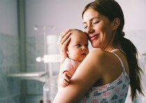 頭の形って成長したら治るの？家庭でできる予防・改善策について小児外科医澁谷先生にお伺いしました