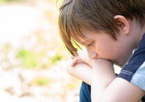 登校直前の子どもの体調不良。親の対応はどうしたらいい？精神科医飯島先生にお伺いしました