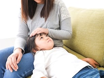 子どもの寝つきが悪いときは？サインを見逃さず体温リズムを整えることが大切です