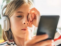 目に黒いものが見えると子どもに言われたら。見分けるヒントを眼科医倉員先生にお伺いしました