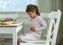 原因がわからない。子どもの腹痛について浅草橋西口クリニックMo院長の頴川博芸先生にお伺いしました。